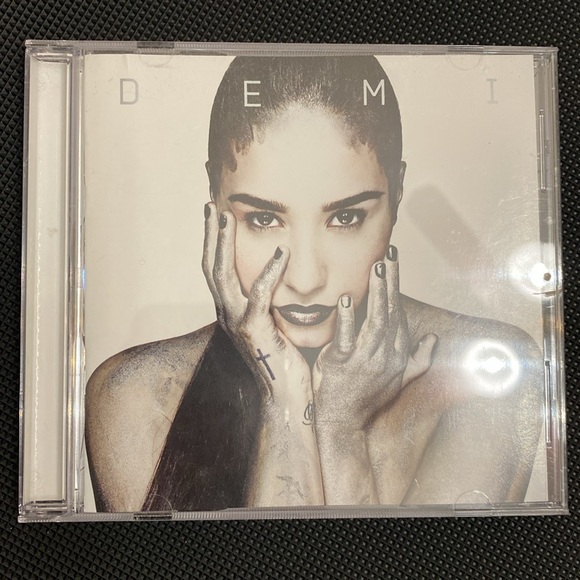 Demi Lovato / Unbroken & Demi - used CD - lot of 2 - Picture 5 of 9